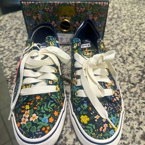 NWT Keds with Riley paper design , size 6.5